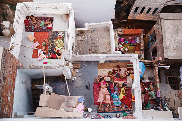 “Giấc mơ trên mái nhà, Varanasi” chụp tại Pradesh, Ấn Độ.